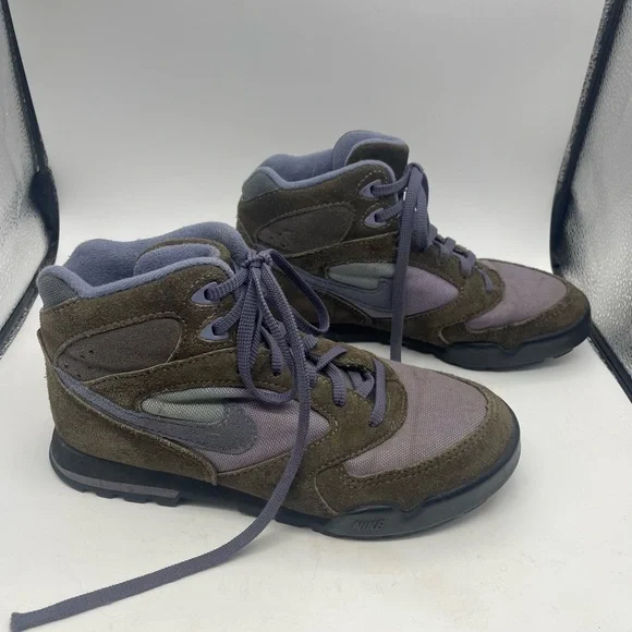 90s Nike Hightop Hiking Boots Sneakers Purple Gray leather Womens Size 6 Caldera - Picture 4 of 13